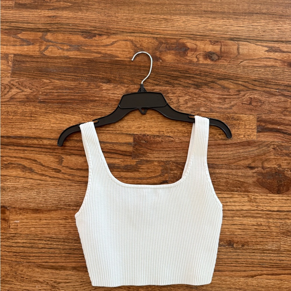 Aritzia Babaton White Ribbed Crop Top